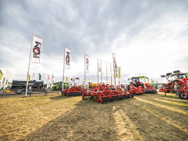 Трактори та сільськогосподарська техніка